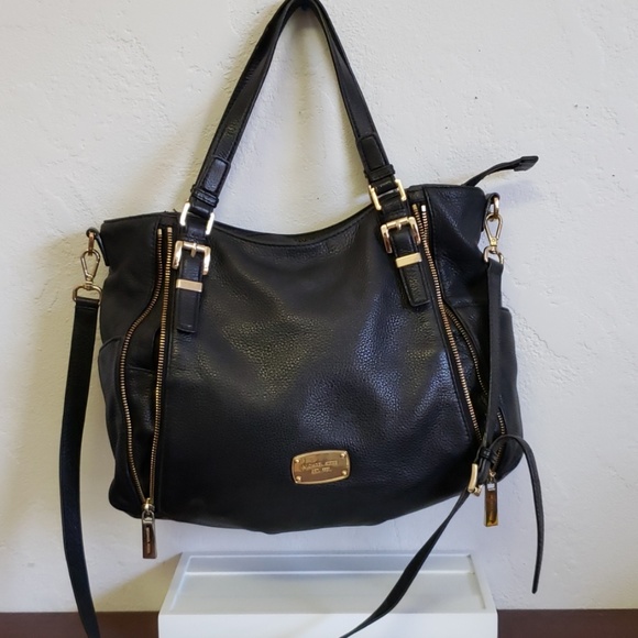 Michael Kors Handbags - Michael Kors leather black satchel purse